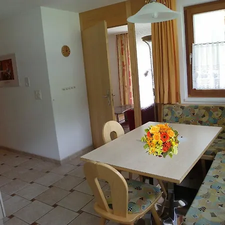 Chasa Vaidum Apartman *