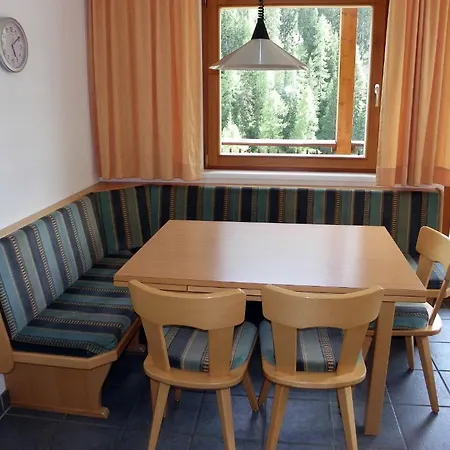 Chasa Vaidum Apartment *